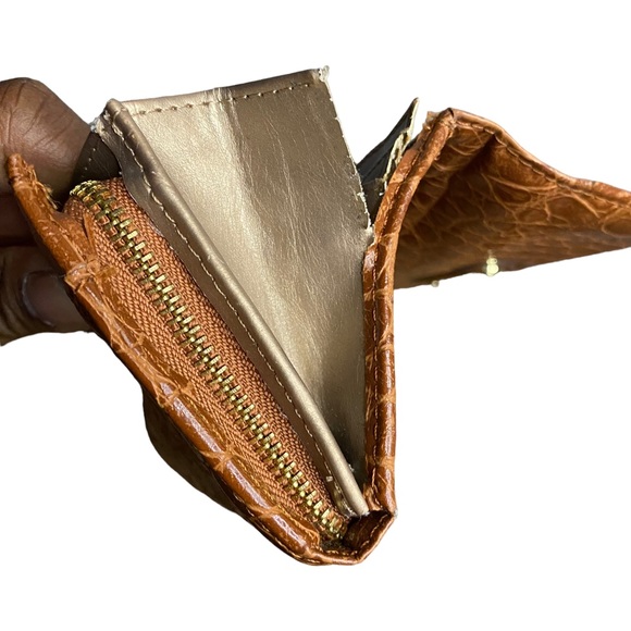 Anne Klein Women's Brown Crocodile Embossed Vegan Leather Wallet - Picture 8 of 8